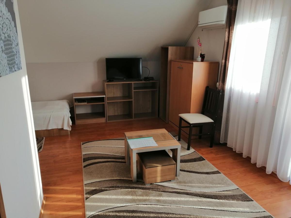 Csipkehaz Apartman Cserkeszolo Ngoại thất bức ảnh