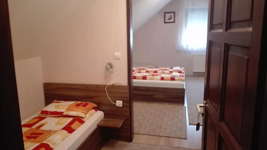 Csipkehaz Apartman Cserkeszolo Ngoại thất bức ảnh